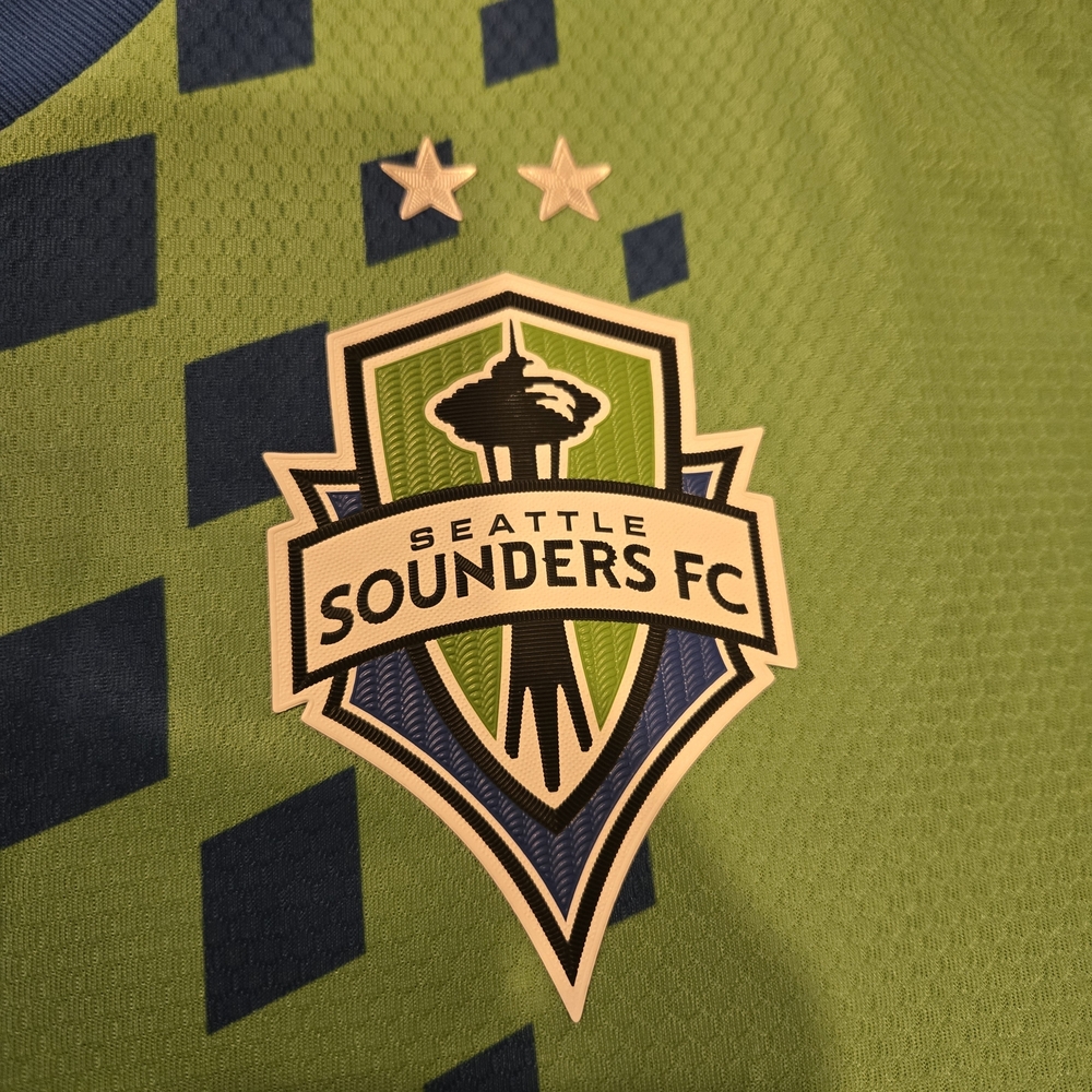 Seattle Sounders Game Worn and Signed Raul Ruidiaz Soccer Jersey - Picture 5 of 9